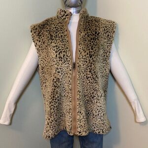 Chic Reversible Leopard Print Faux Fur Vest